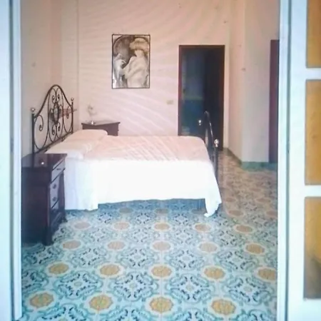 לינה וארוחת בוקר La Caravella פראינו